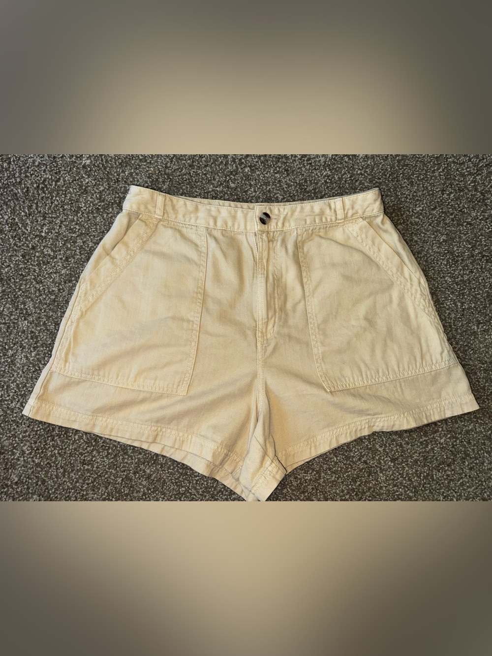 Universal Thread Women's Beige Utility Shorts Size 10 Cotton Twill Mid Rise